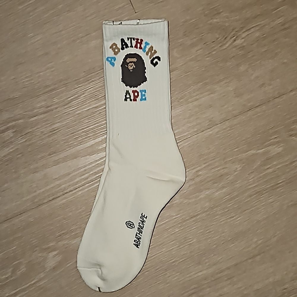 A BATHING APE CREW SOCKS - Picture 2 of 3
